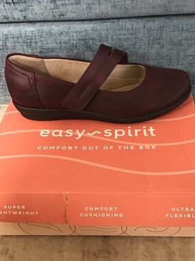 Easy Spirit Aranza Wine Mary Jane Flat Burgundy